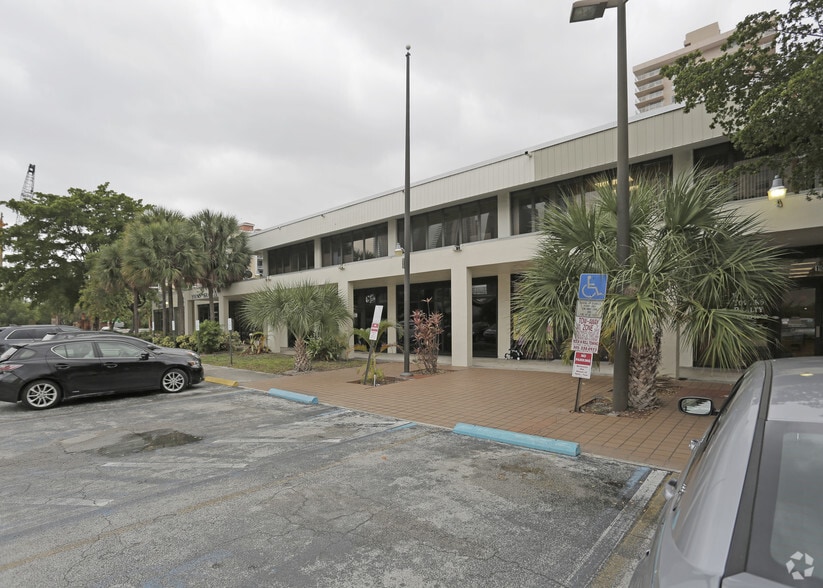 More Photos Of 17395 N Bay Rd, Sunny Isles Beach Office For Lease