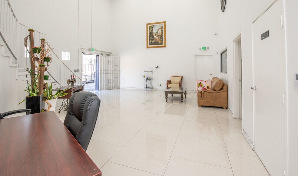 More Photos Of 800-808 E 29th St, Los Angeles Warehouse For Sale