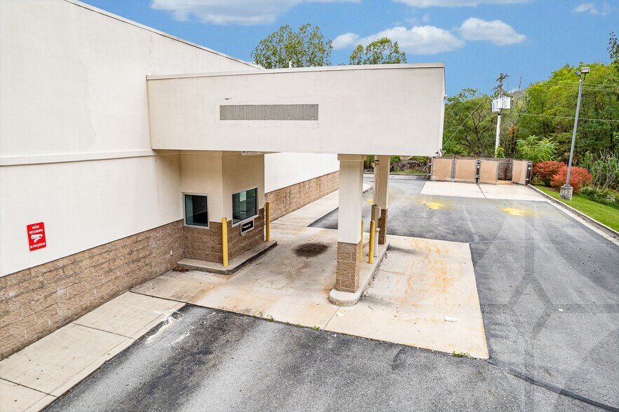 More Photos Of 19254 Seneca Trl, Marlinton Drugstore For Sale