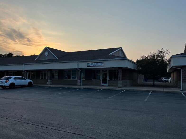 More Photos Of 401-455 Upton Dr, Benton Harbor Office For Sale