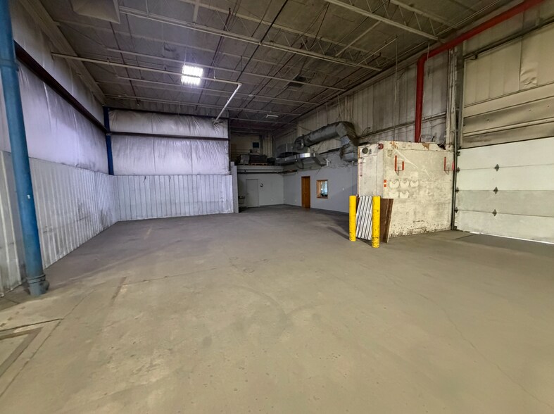 More Photos Of 3413 Eastern Ave SE, Grand Rapids Warehouse For Lease