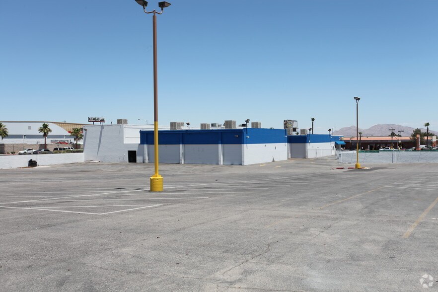 More Photos Of 2025 S Decatur Blvd, Las Vegas Auto Dealership For Lease