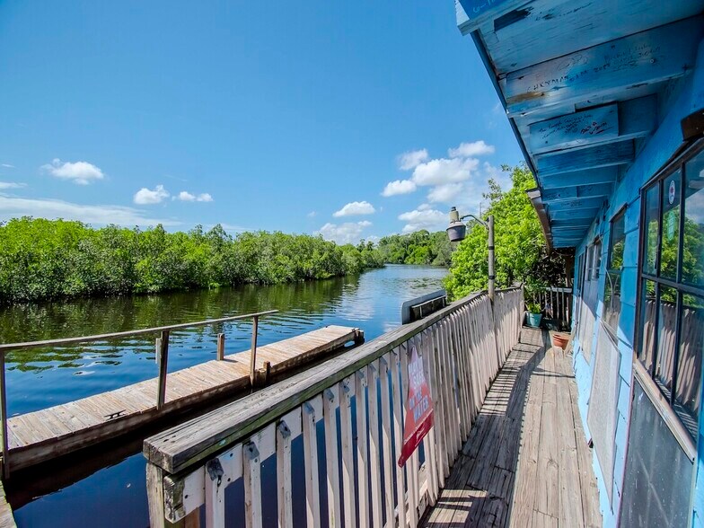 More Photos Of 1761 Beckett Way & US Highway 19, Tarpon Springs Bar For Sale