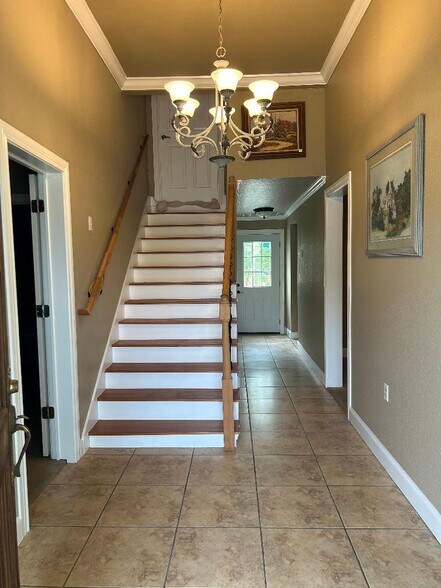 More Photos Of 309 N Lexington St, Manor Medical For Sale