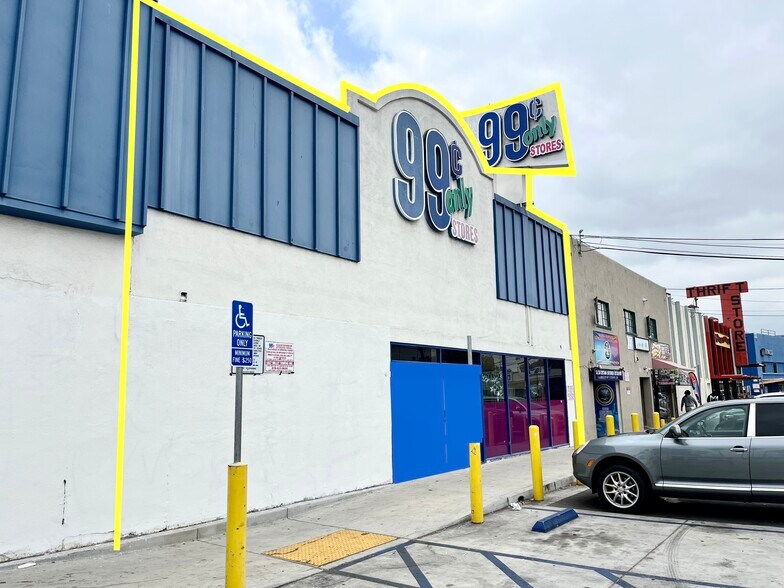 More Photos Of 6745 Van Nuys Blvd, Van Nuys Storefront Retail Office For Lease