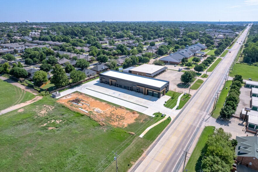 More Photos Of 4701 W Main St, Norman Office For Sale