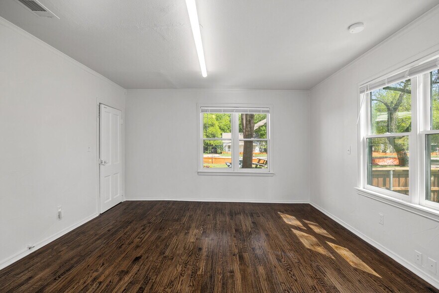 More Photos Of 148 Elm St, Keller Freestanding For Sale