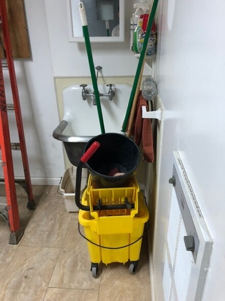 More Photos Of 8077 Cypress Ave, Glendale Warehouse For Lease