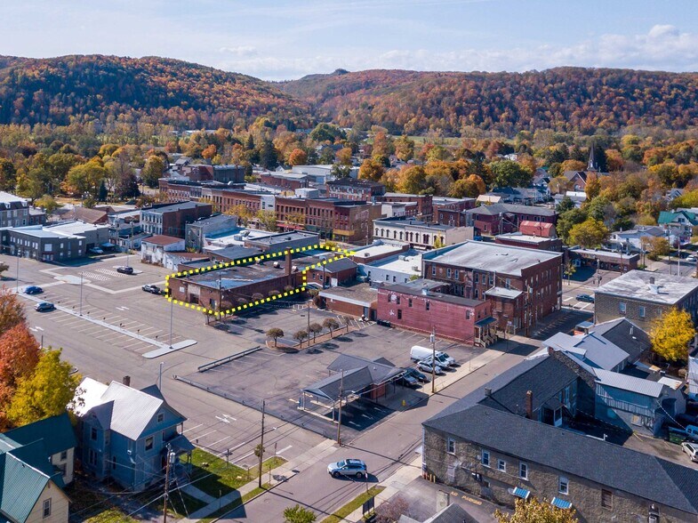 More Photos Of 36 Liberty St, Bath Storefront Retail Office For Sale
