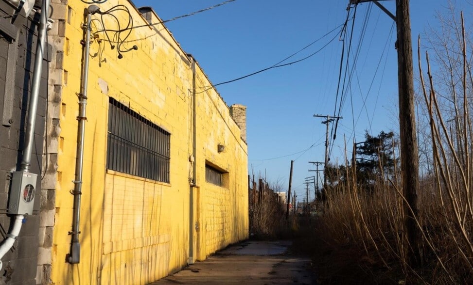 More Photos Of 13118 Gratiot Ave, Detroit Auto Repair For Sale