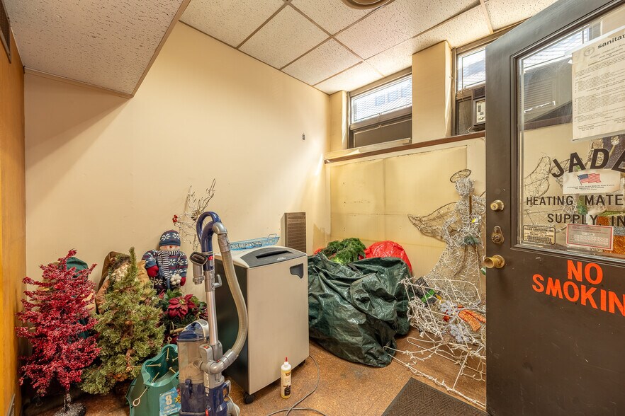 More Photos Of 4332 33rd St, Long Island City Industrial For Sale