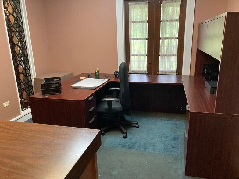 More Photos Of 5047 Highway 1, Napoleonville Office For Sale