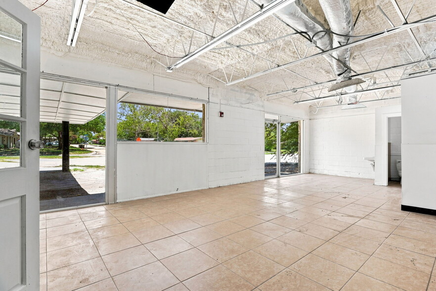 More Photos Of 1271 Oak St, Schertz Schools For Lease