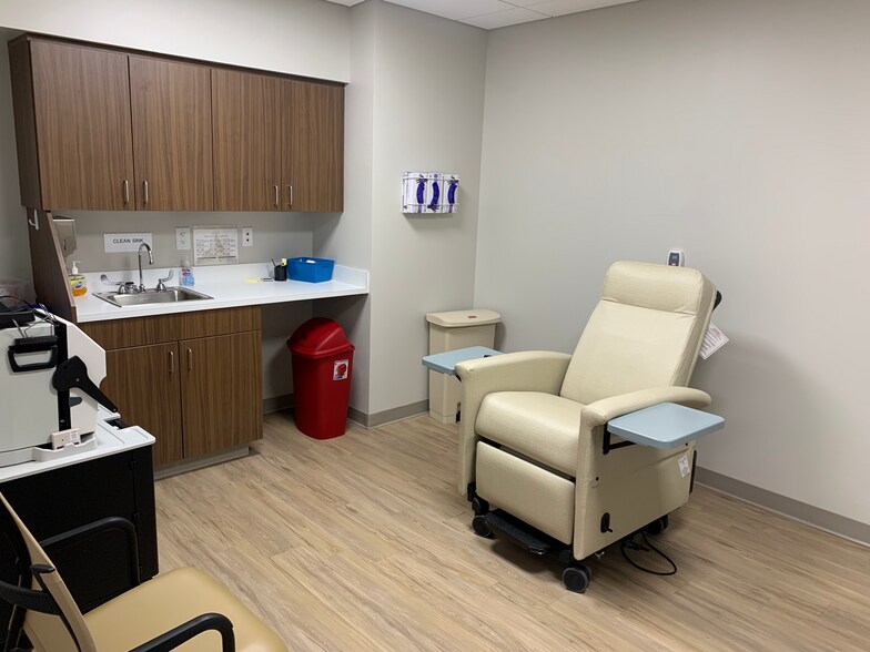 More Photos Of 2724 Warm Springs Rd, Columbus Medical For Lease