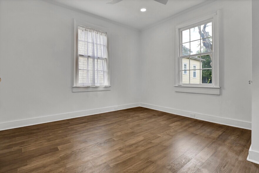 More Photos Of 12 N 5th Ave, Wilmington Office Residential For Sale