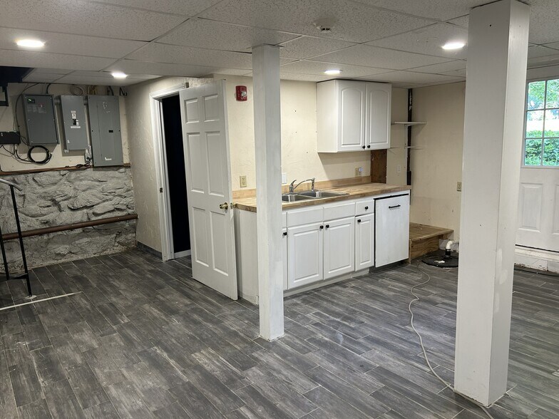 More Photos Of 23 Gleasondale Rd, Stow Office Residential For Lease