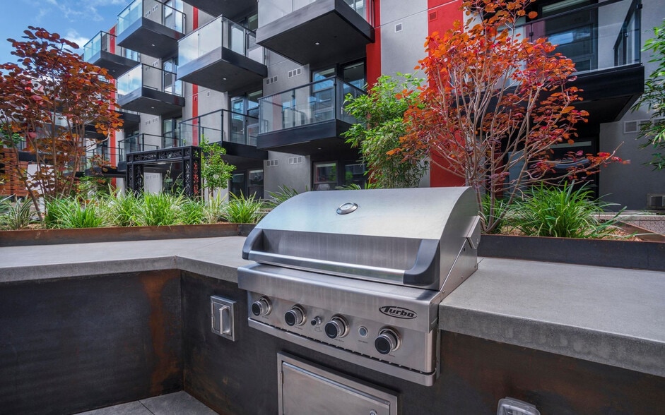 More Photos Of 1501 Island Ave, San Diego Apartments For Lease