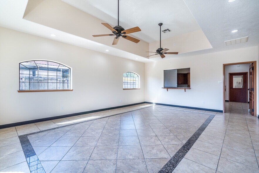 More Photos Of 3208 Broadway St, Houston Medical For Lease