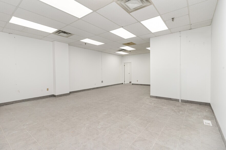 More Photos Of 330 Esna Park Dr, Markham Service For Sale