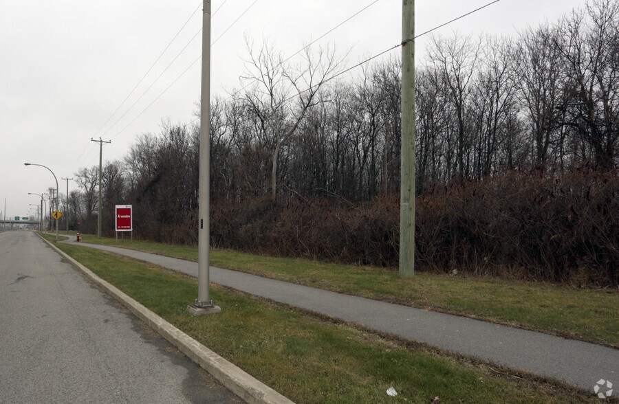 More Photos Of Hwy Trans-Canada, Baie-d'Urfé Land For Lease
