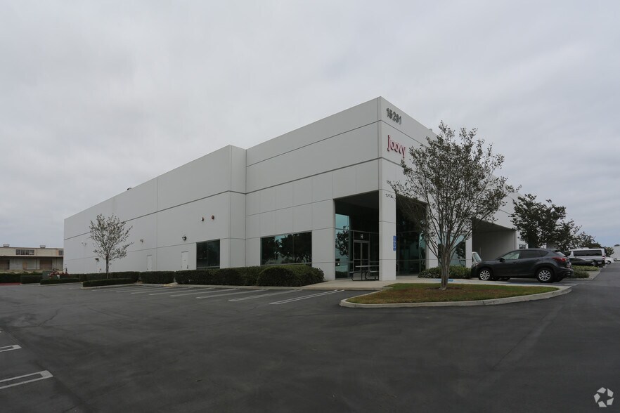 More Photos Of 15281 Barranca Pky, Irvine Distribution For Lease