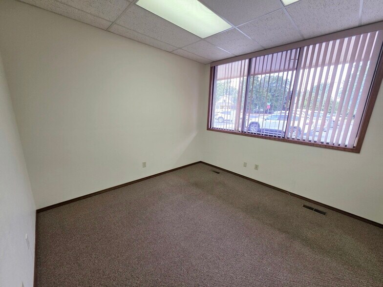 More Photos Of 100 N Fruitland St, Kennewick Office For Lease