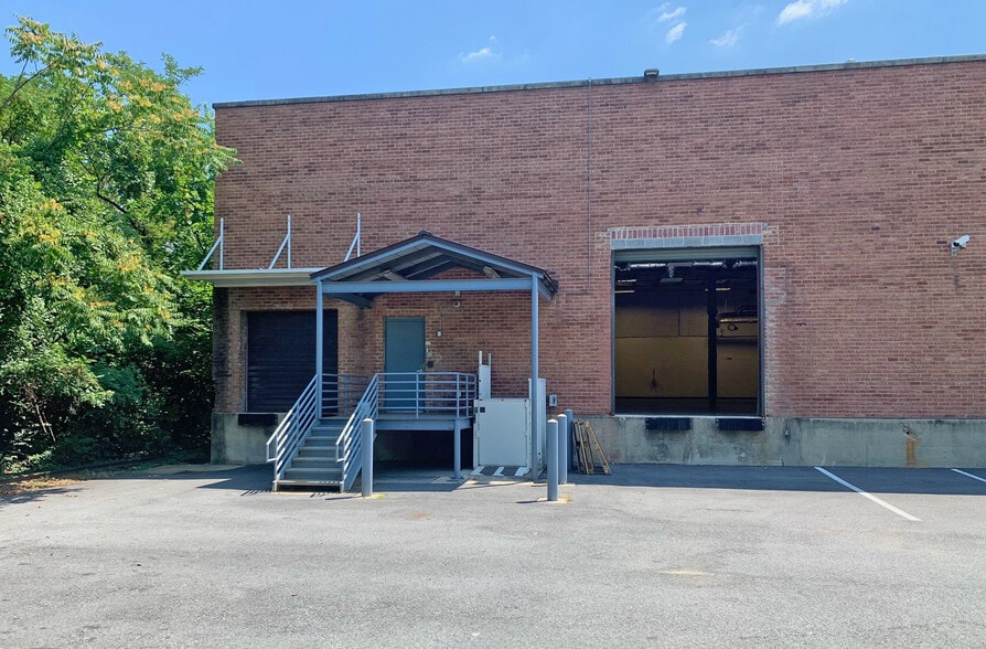 More Photos Of 3300-3350 New York Ave NE, Washington Warehouse For Lease