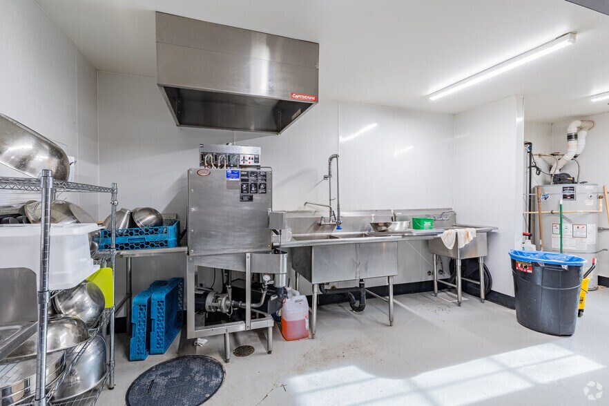 More Photos Of 2816 NE Halsey St, Portland Storefront Retail Residential For Sale