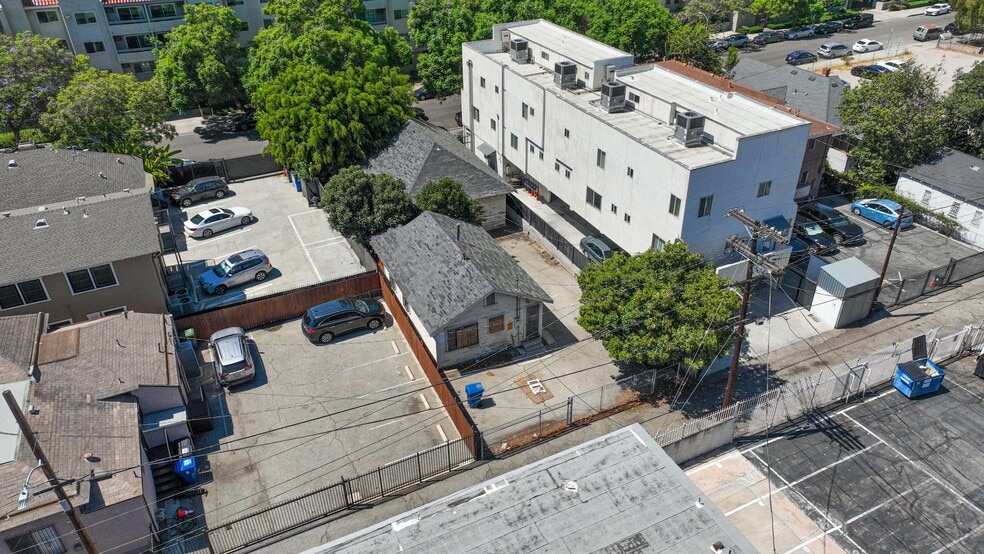 More Photos Of 3042 Royal St, Los Angeles Dormitory For Sale