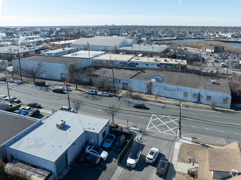 More Photos Of 3000 Lawson Blvd, Oceanside Warehouse For Lease
