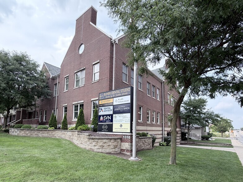 More Photos Of 1310 S Main St, Ann Arbor Medical For Sale