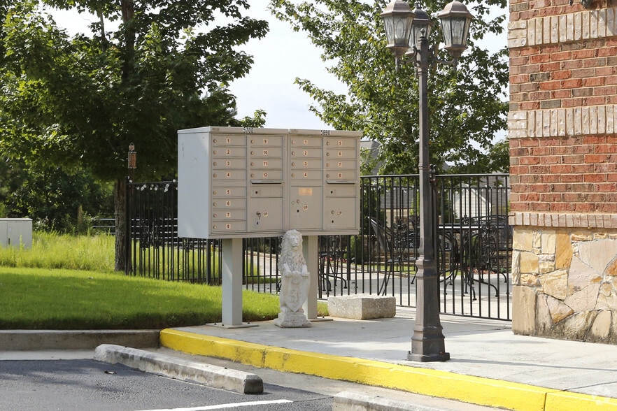 More Photos Of 5700 Cumming Hwy, Buford Unknown For Lease