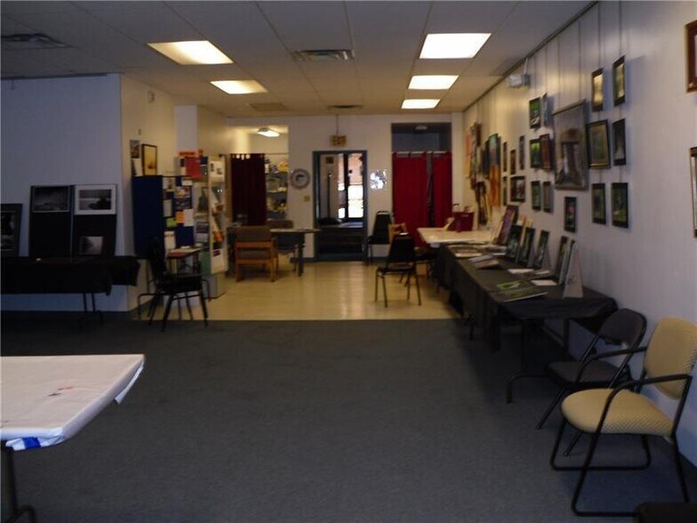 More Photos Of 950 5th Ave, New Kensington Freestanding For Sale