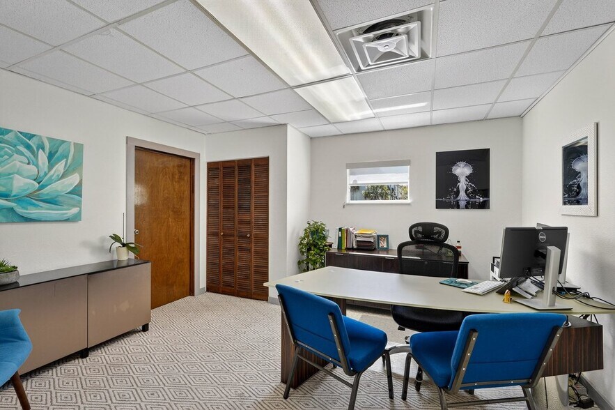 More Photos Of 325 S Yonge St, Ormond Beach Medical For Sale