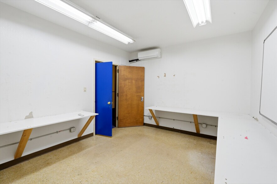 More Photos Of 13170 Lincoln Way, Auburn Office For Sale