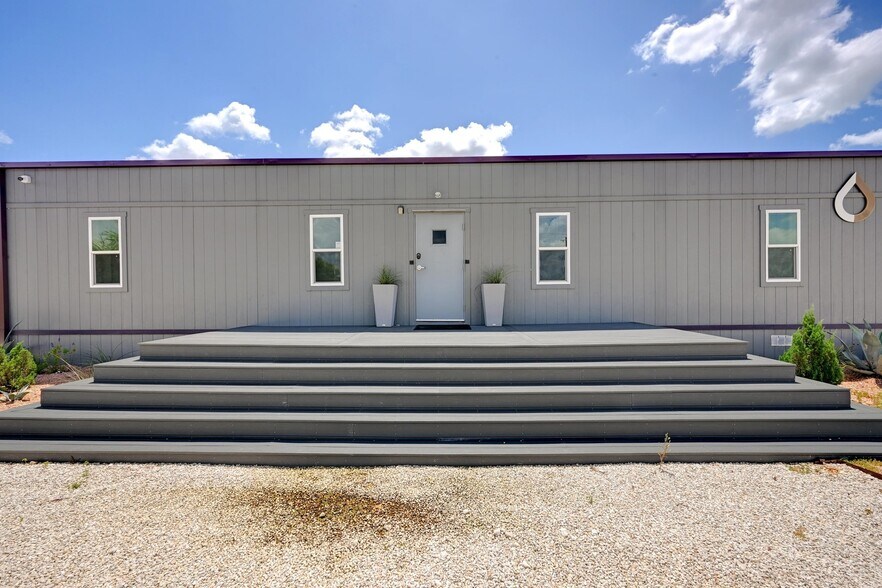 More Photos Of 804 Highway 304, Gonzales Loft Creative Space For Sale