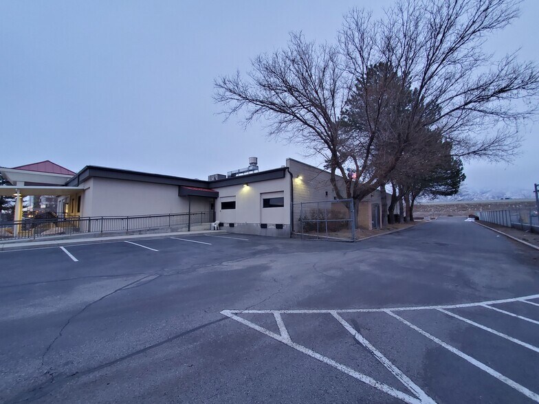More Photos Of 5444 S Green St, Murray Medical For Lease