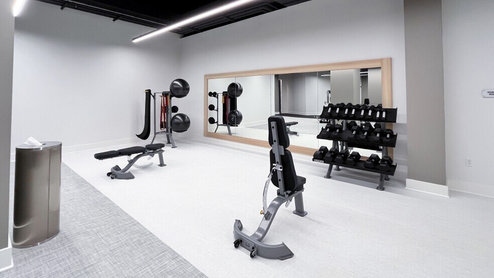 More Photos Of 1025 Connecticut Ave NW, Washington Office For Lease