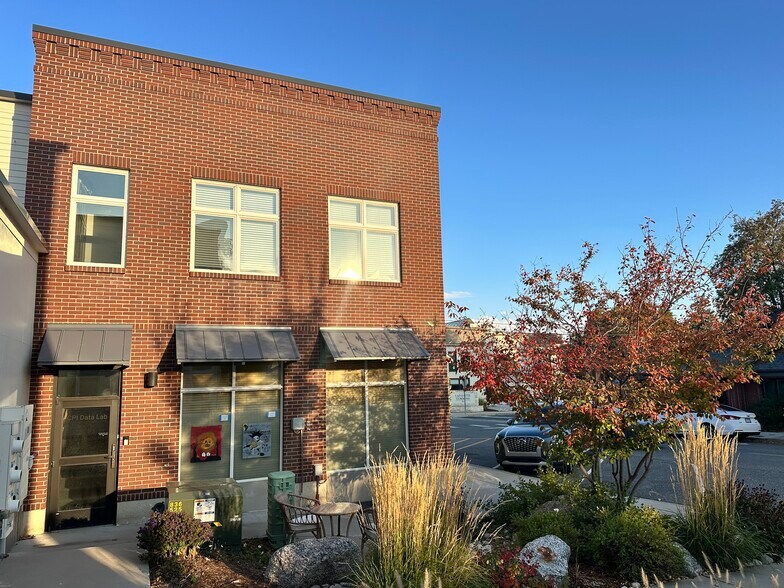 More Photos Of 337 E Simpson St, Lafayette Storefront Retail Office For Lease