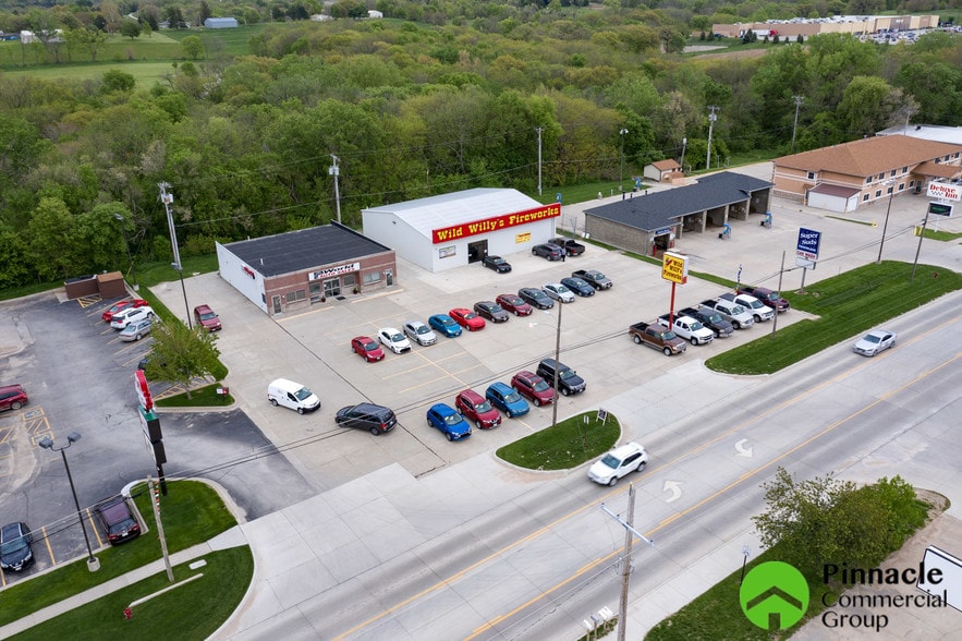 More Photos Of 1651 S 11th St, Nebraska City Showroom For Sale
