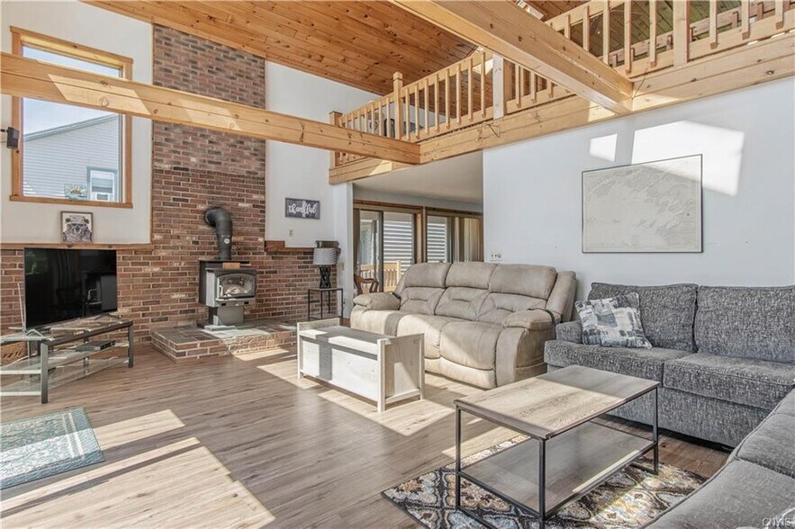 More Photos Of 18835 S Shore Rd, Three Mile Bay Restaurant For Sale