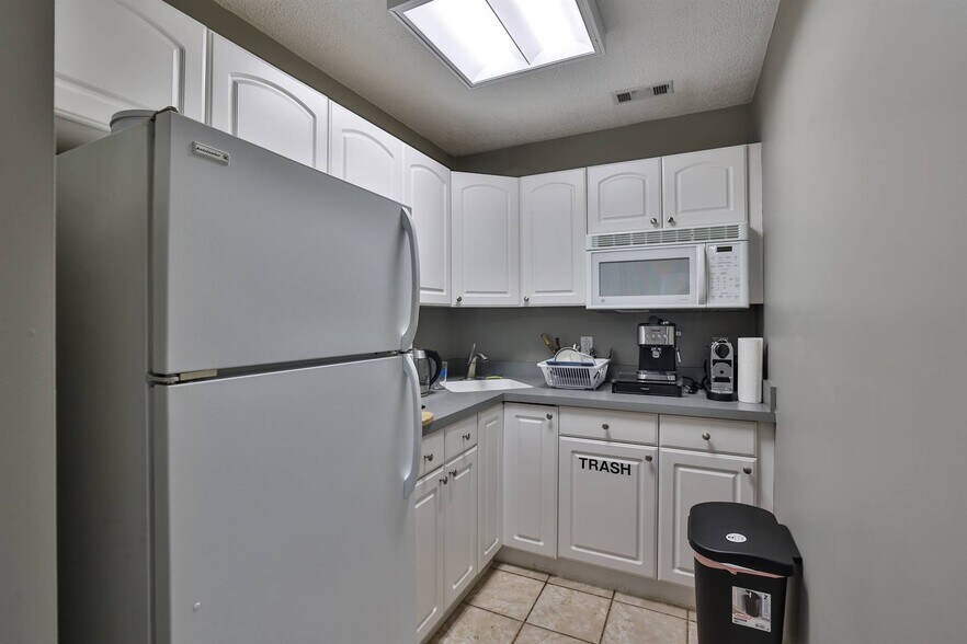 More Photos Of 4450 Monroe St, Hooven Truck Terminal For Sale