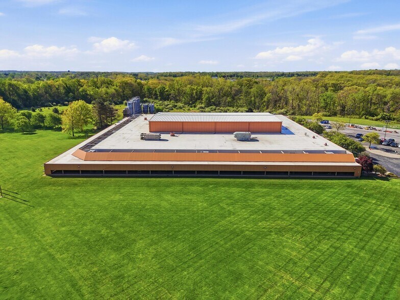 More Photos Of 2855 E Bellefontaine Rd, Hamilton Warehouse For Sale