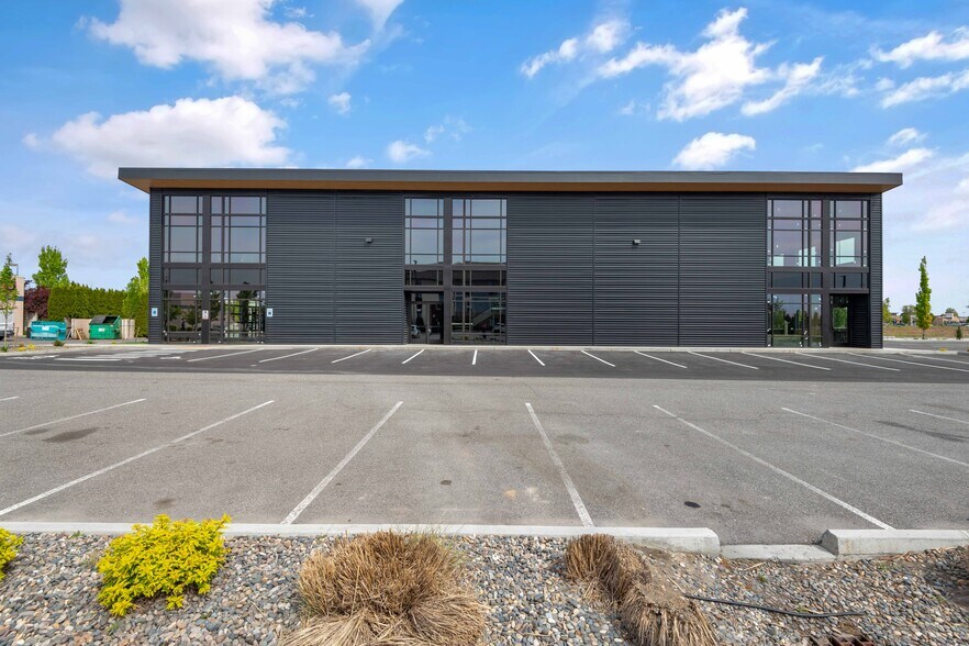 More Photos Of 6902 Rodeo Dr, Pasco Flex For Sale