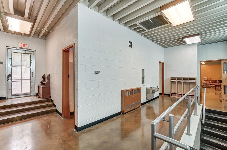 More Photos Of 1558 Waverly Ave, Cincinnati Schools For Sale