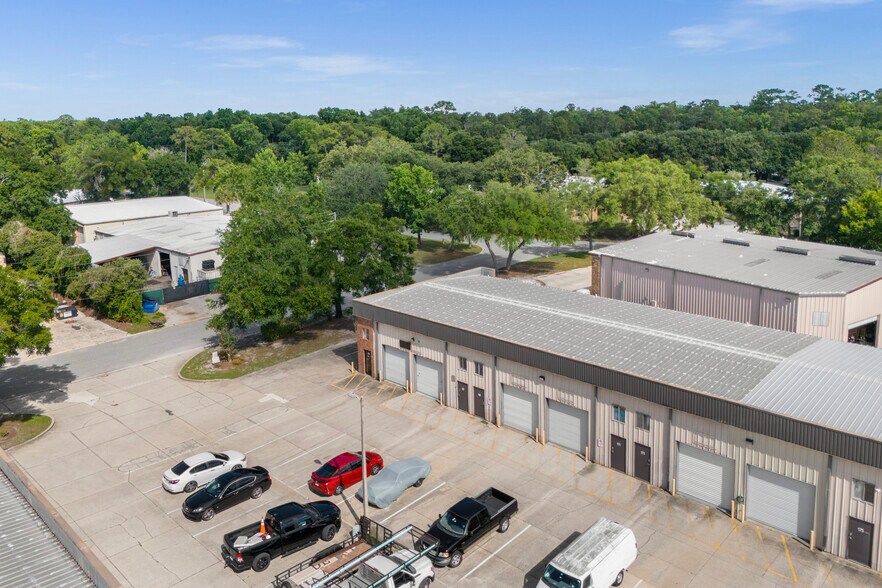 More Photos Of 1991 Corporate Sq, Longwood Warehouse For Lease