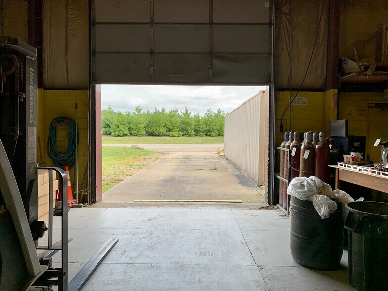 More Photos Of 22-24 Riverview Dr, Marlboro Warehouse For Lease