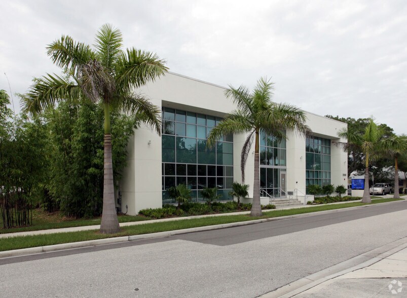 Primary Photo Of 2068 Hawthorne St, Sarasota Medical For Lease