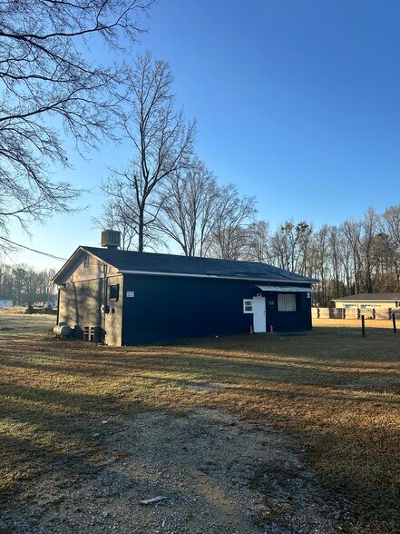 More Photos Of 1030 Dry Branch Rd, Hopkins General Retail For Sale