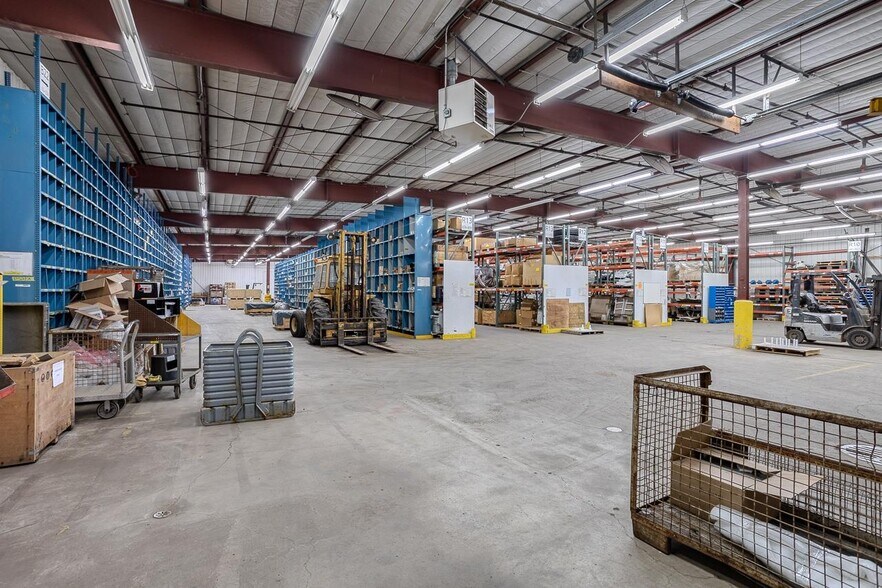 More Photos Of 444 Birch St, Prentice Warehouse For Sale